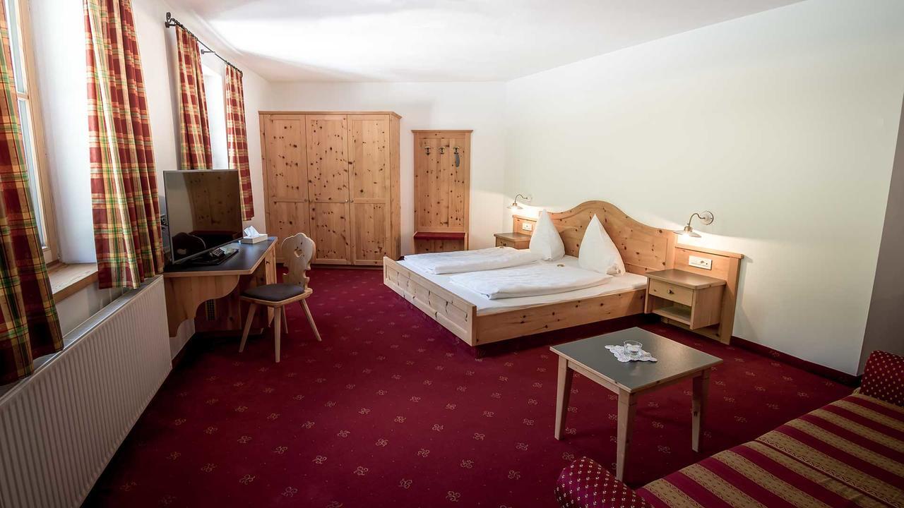Hotel Vermoi Latsch Exteriör bild