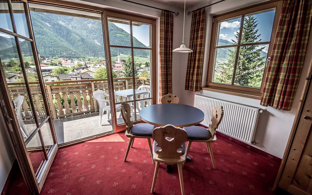 Hotel Vermoi Latsch Exteriör bild